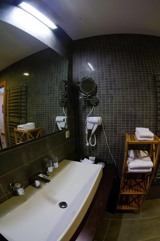 Voyage Hotel Karagandy Extérieur photo