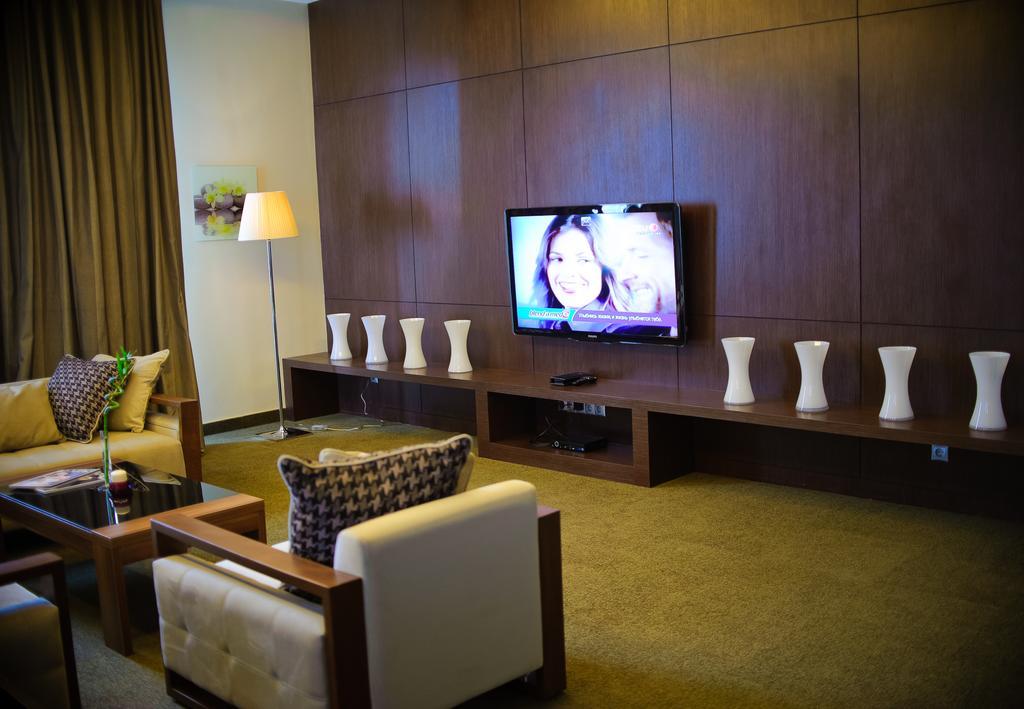 Voyage Hotel Karagandy Extérieur photo